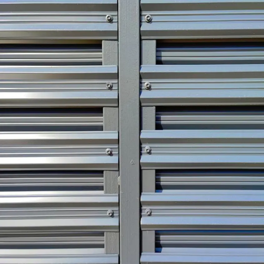 Фото 3 забор ранчо из штакетника Эко-М 7024 Серый Графит шахматка