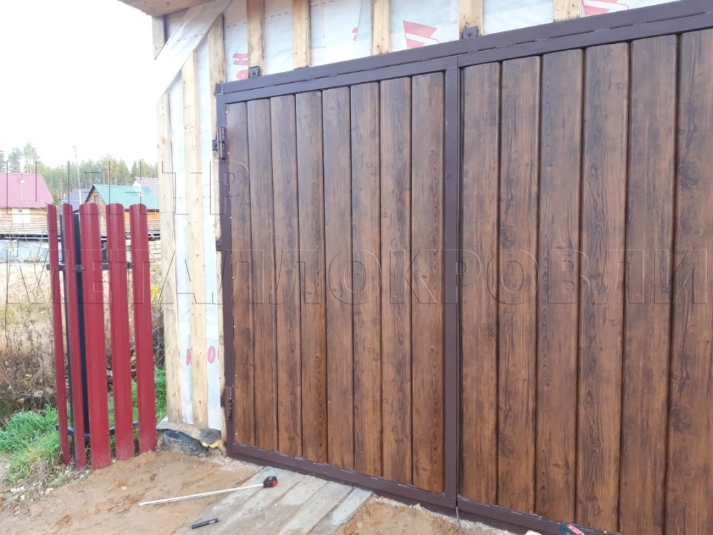 Сыктывкар Ворота гаража металлосайдинг Евро-Брус Каштан